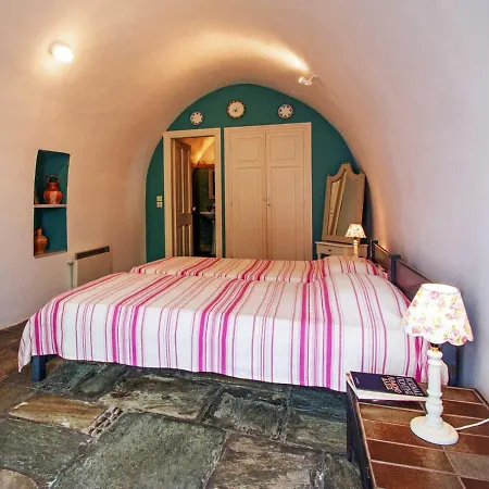 Pitsinades Guest house Aroniadika