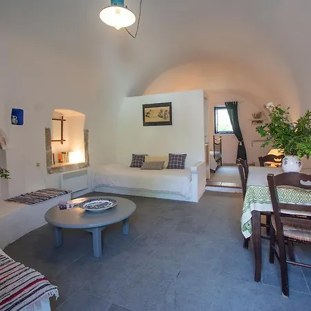 Pitsinades Guest house Aroniadika