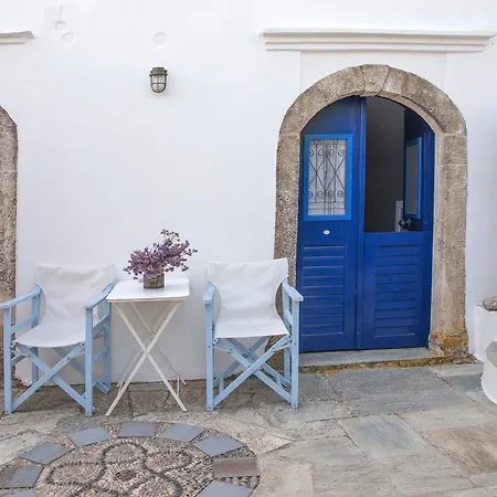 Pitsinades Guest house Aroniadika