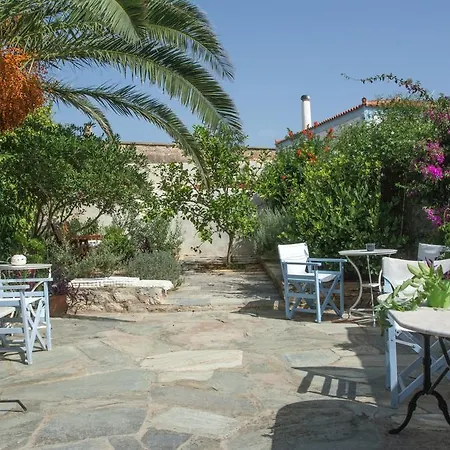 Pitsinades Guest house Aroniadika