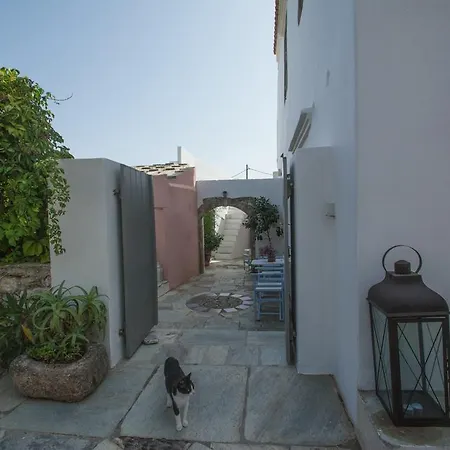 Pitsinades Guest house