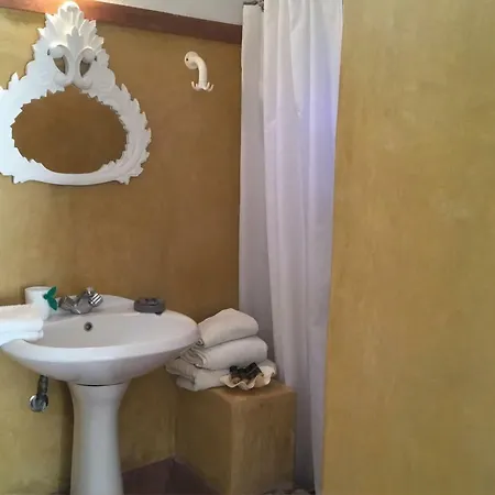 Pitsinades Guest house